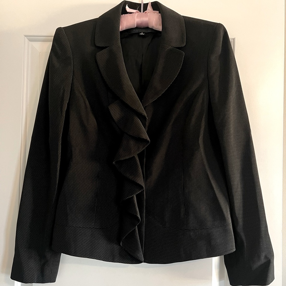 Anne Klein skirt suit